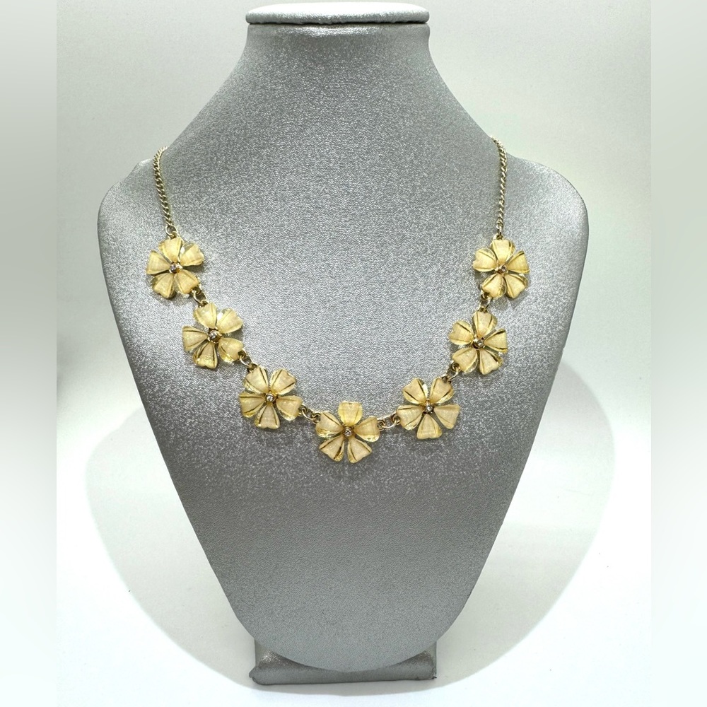 🆕 NWT 🆕 The Limited - Gold Flower Statement Necklace - Vintage